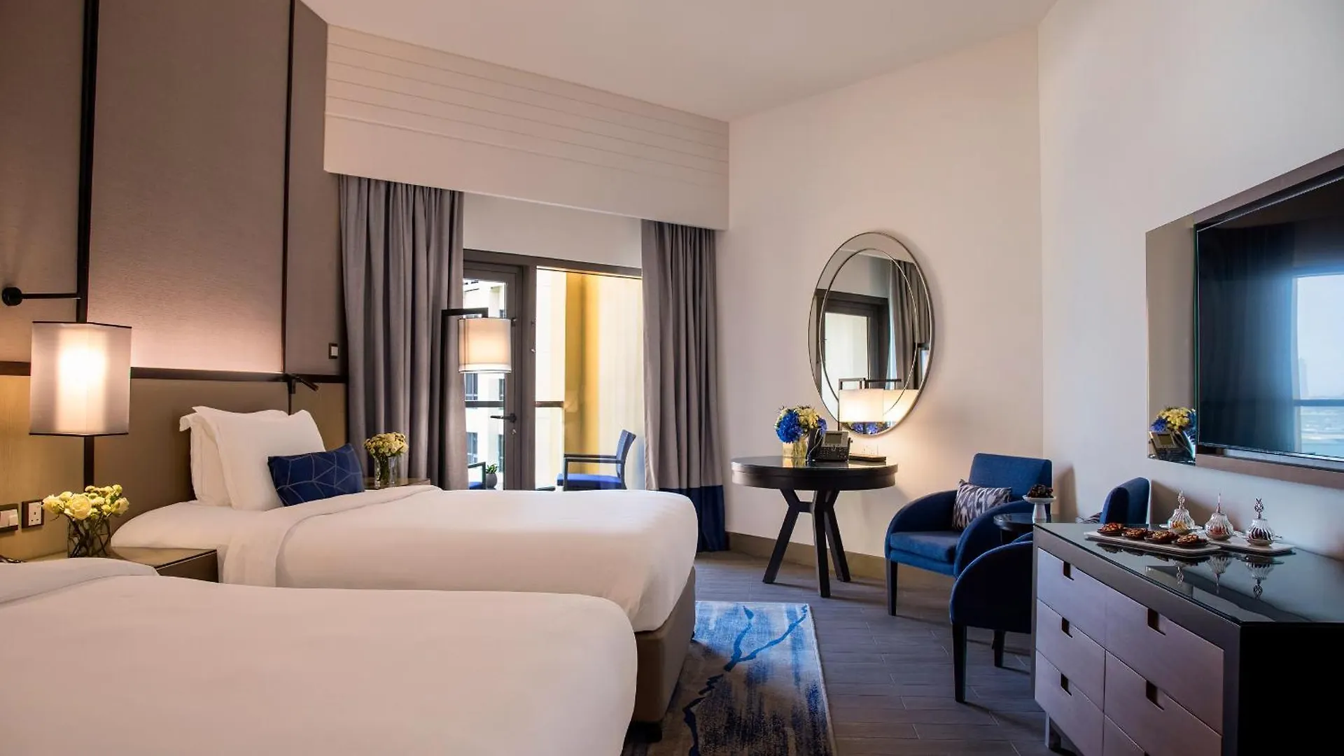 Amwaj Rotana, Jumeirah Beach - Dubai 5*,