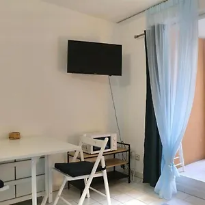 https://azzurra.fr-provencehotel.com
