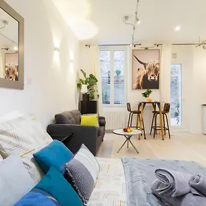 https://nouveau-studio-terrasse-vieux-port-bateaux-marseille.fr-provencehotel.com