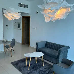 Golden Vacation Homes Continental Tower Marina Апартаменты
