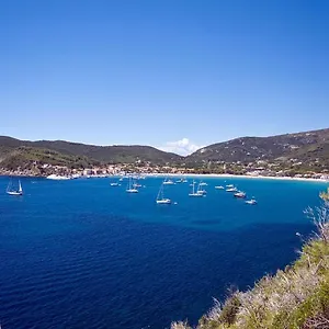 https://appartamento-le-ginestre-marina-di-campo.it-tuscanyhotel.com