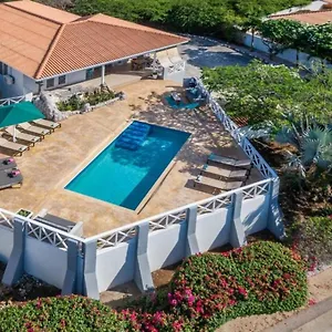 Beautiful & Spacious With View In Curacao